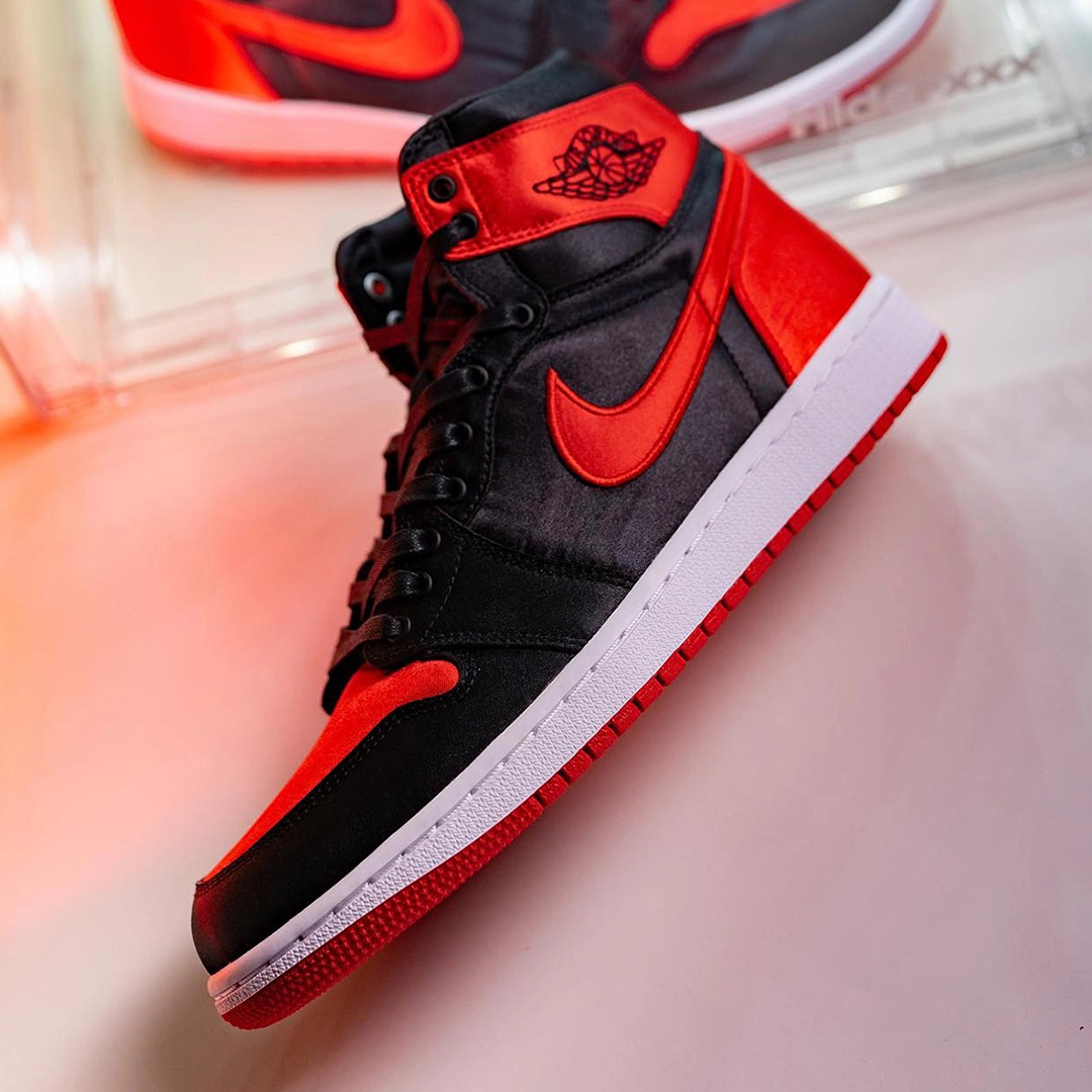 Air Jordan 1 High OG ‘‘Satin Bred’’ Womens Releasing 2023