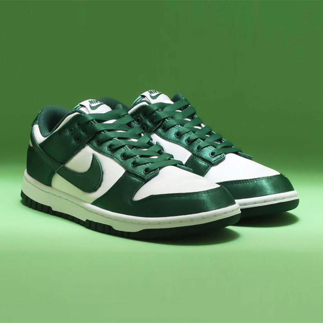 Nike Dunk Low Satin “Varsity Green” Womens detail